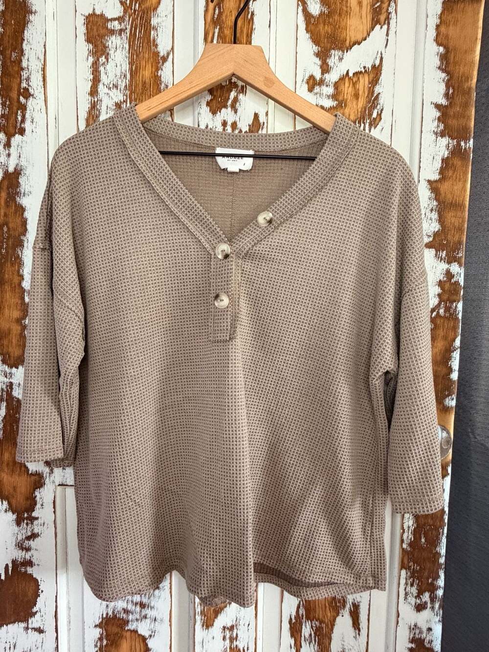 Andrée By Unit Women's Waffle Knit V-Neck Henley Top Mocha Size L Button Front